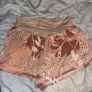 Aerie tan floral flyaway shorts